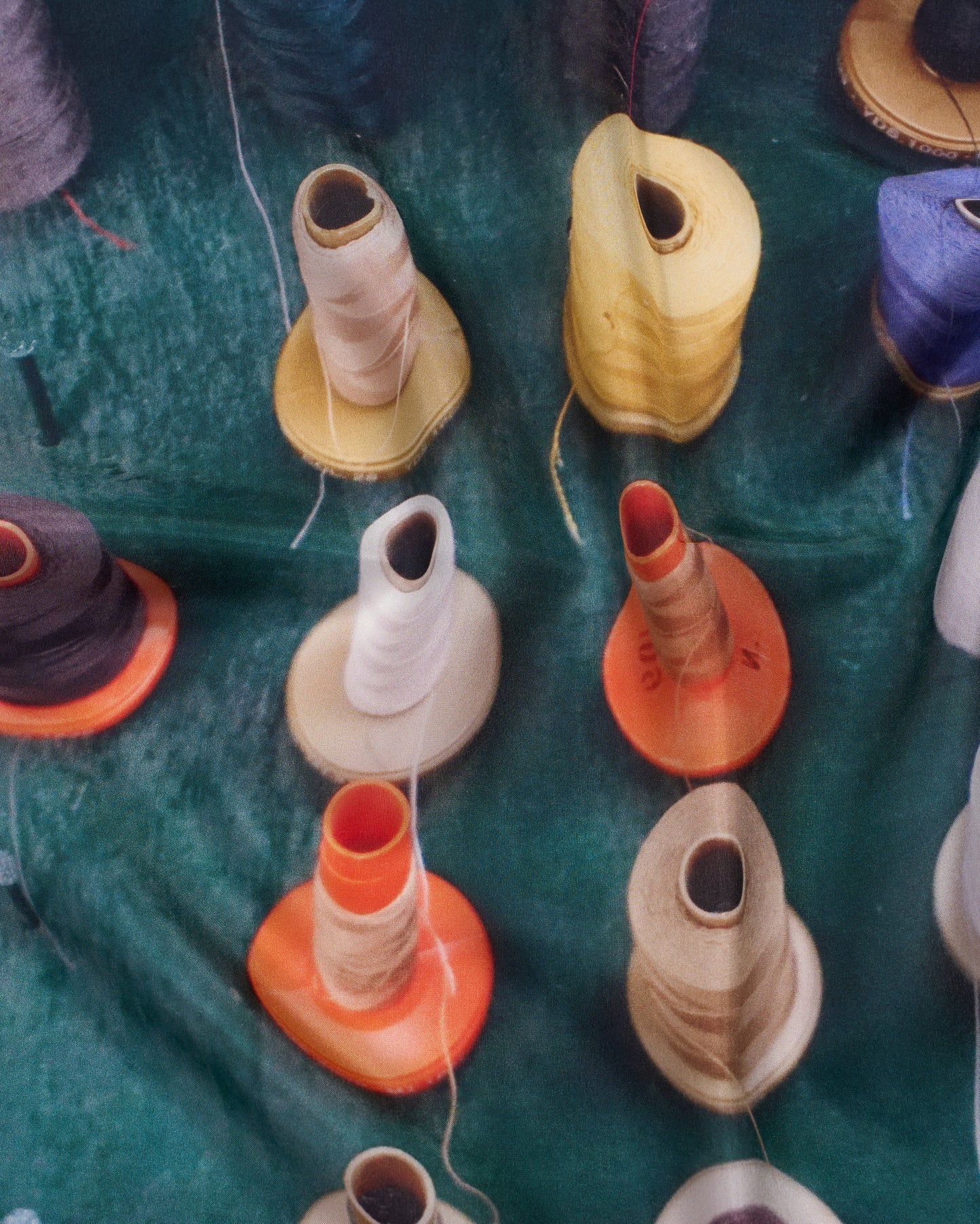 Pocket square - Silk - Threads photograph