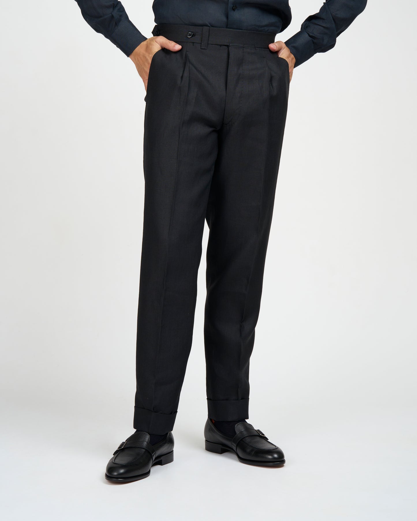 Plain linen trousers - Single pleat trousers - Black