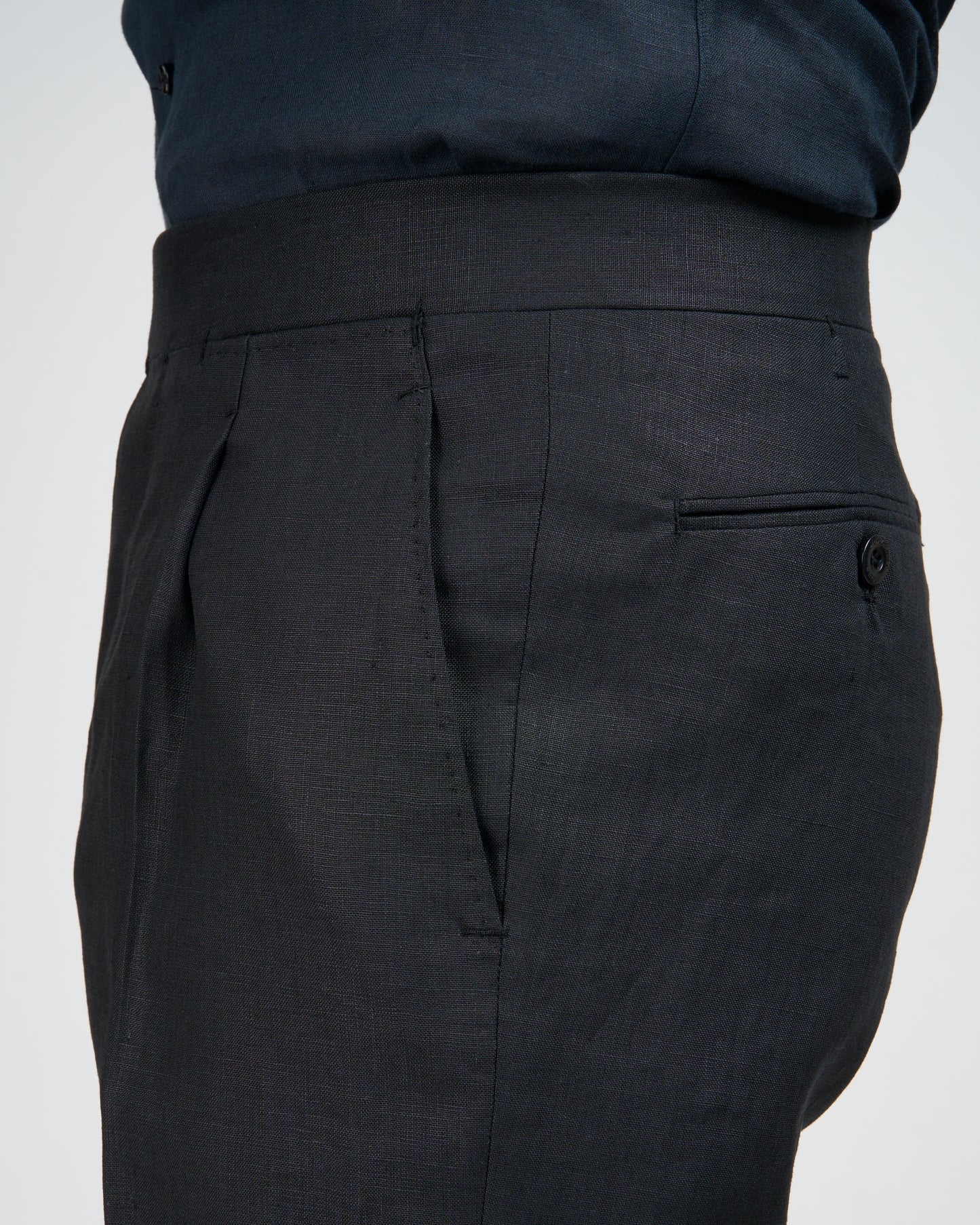 Plain linen trousers - Single pleat trousers - Black