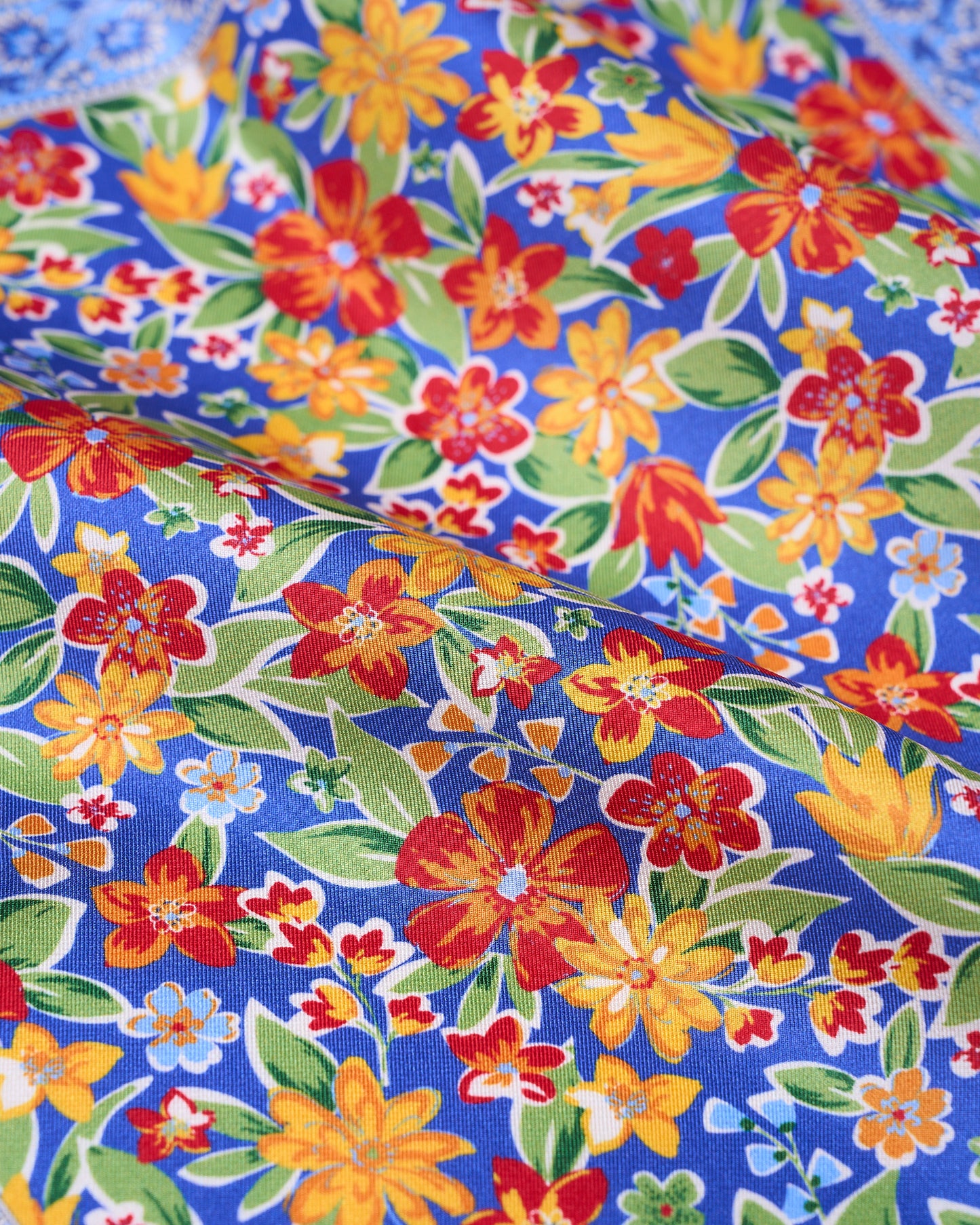 Pocket square - Silk - small - colorful flower with blue rim
