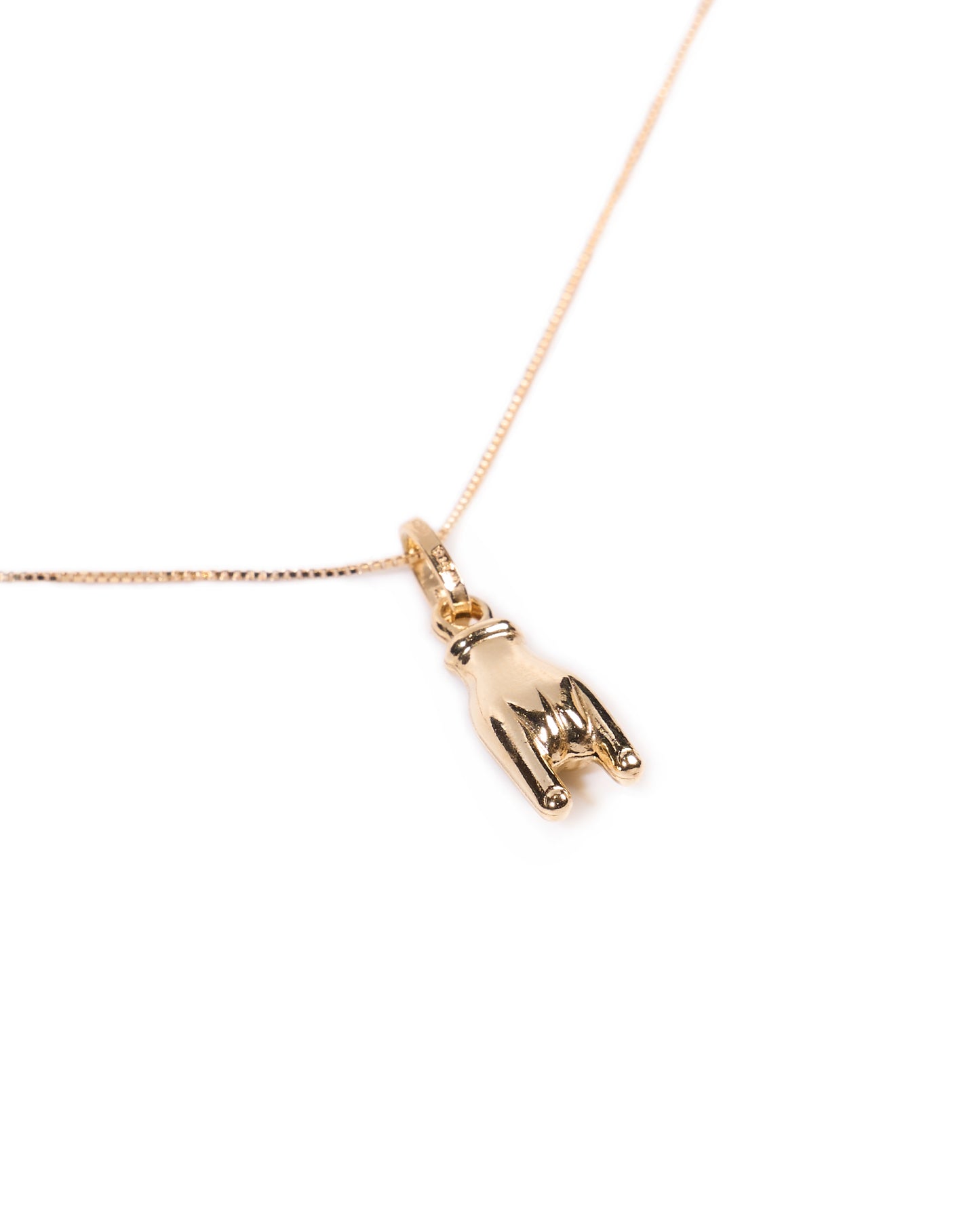 18K Gold Mano Cornuto pendant
