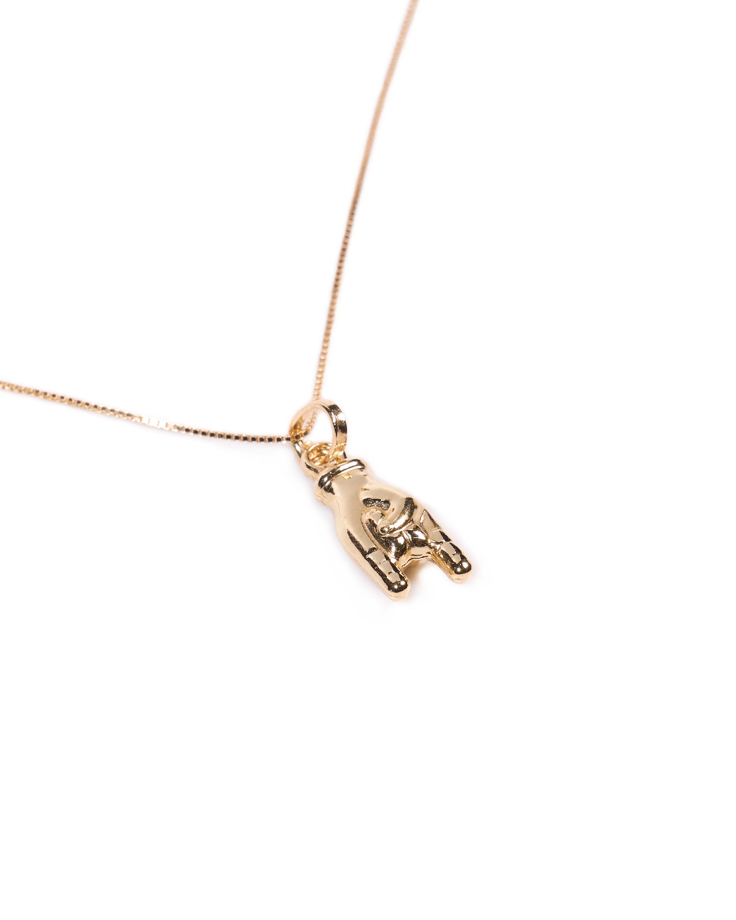 18K Gold Mano Cornuto pendant