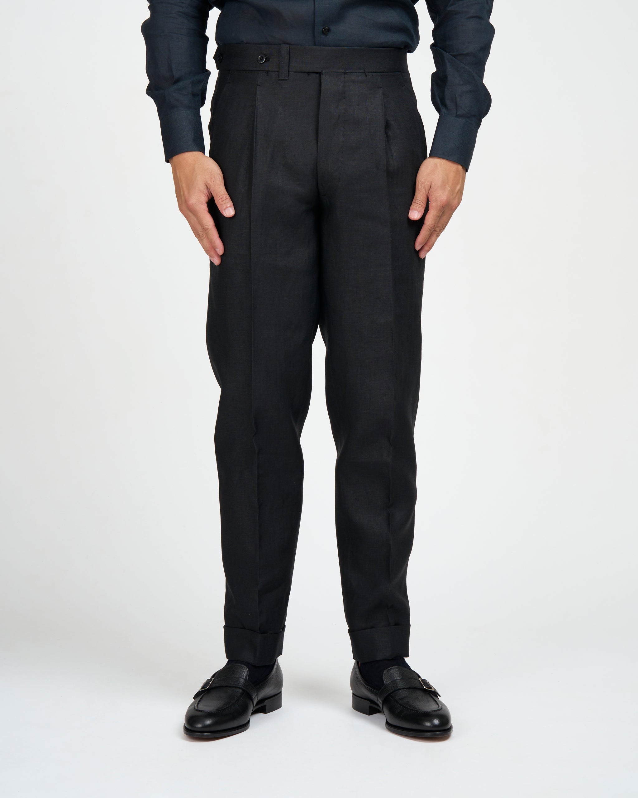 Plain linen trousers - Single pleat trousers - Black