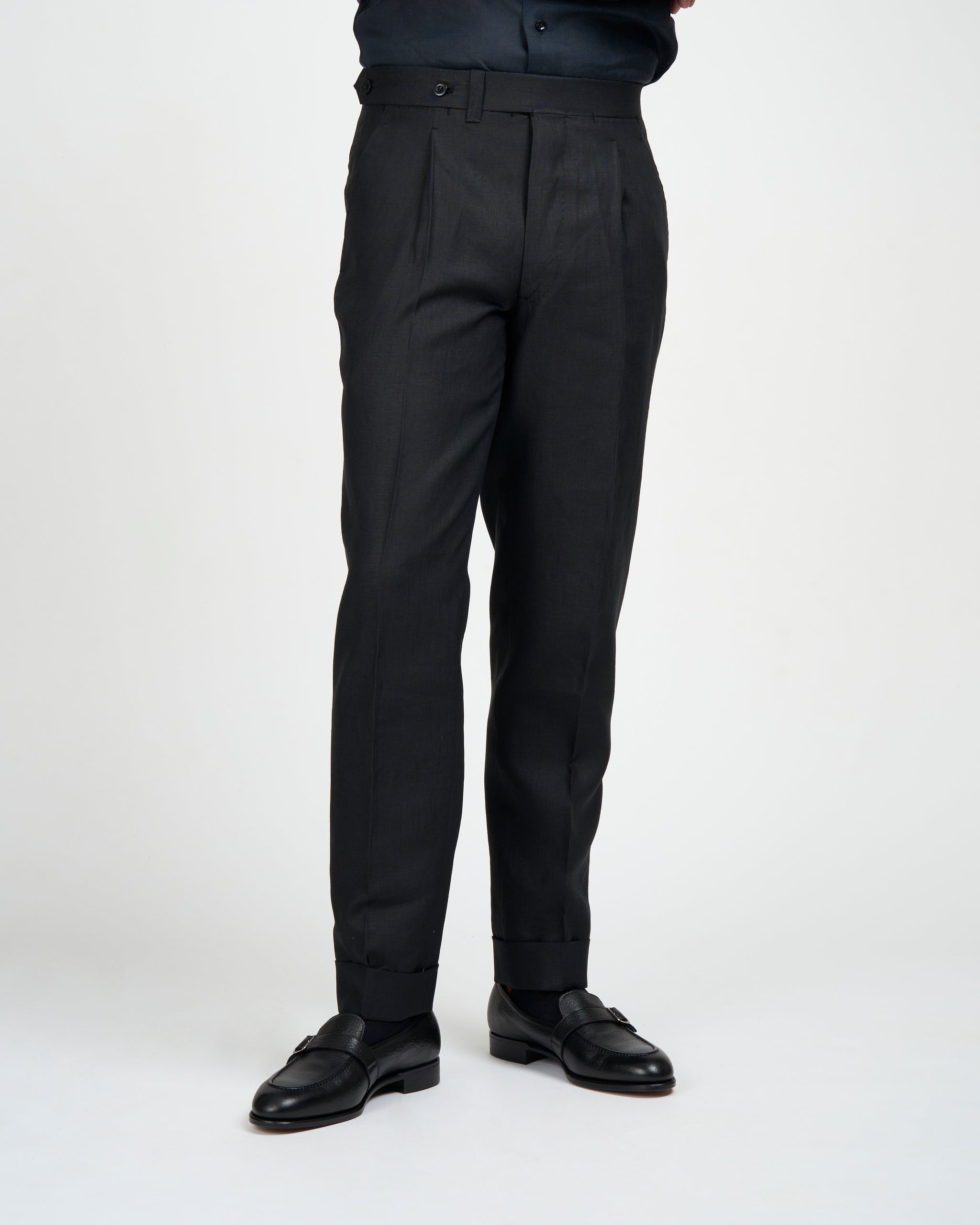 Plain linen trousers - Single pleat trousers - Black