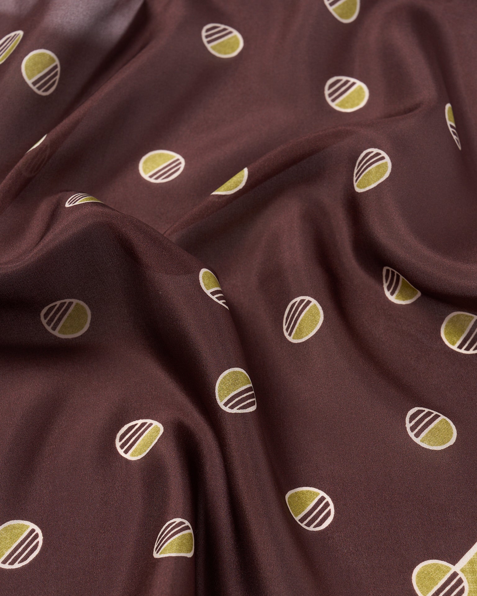 Pocket square - silk - Brown with olive circle