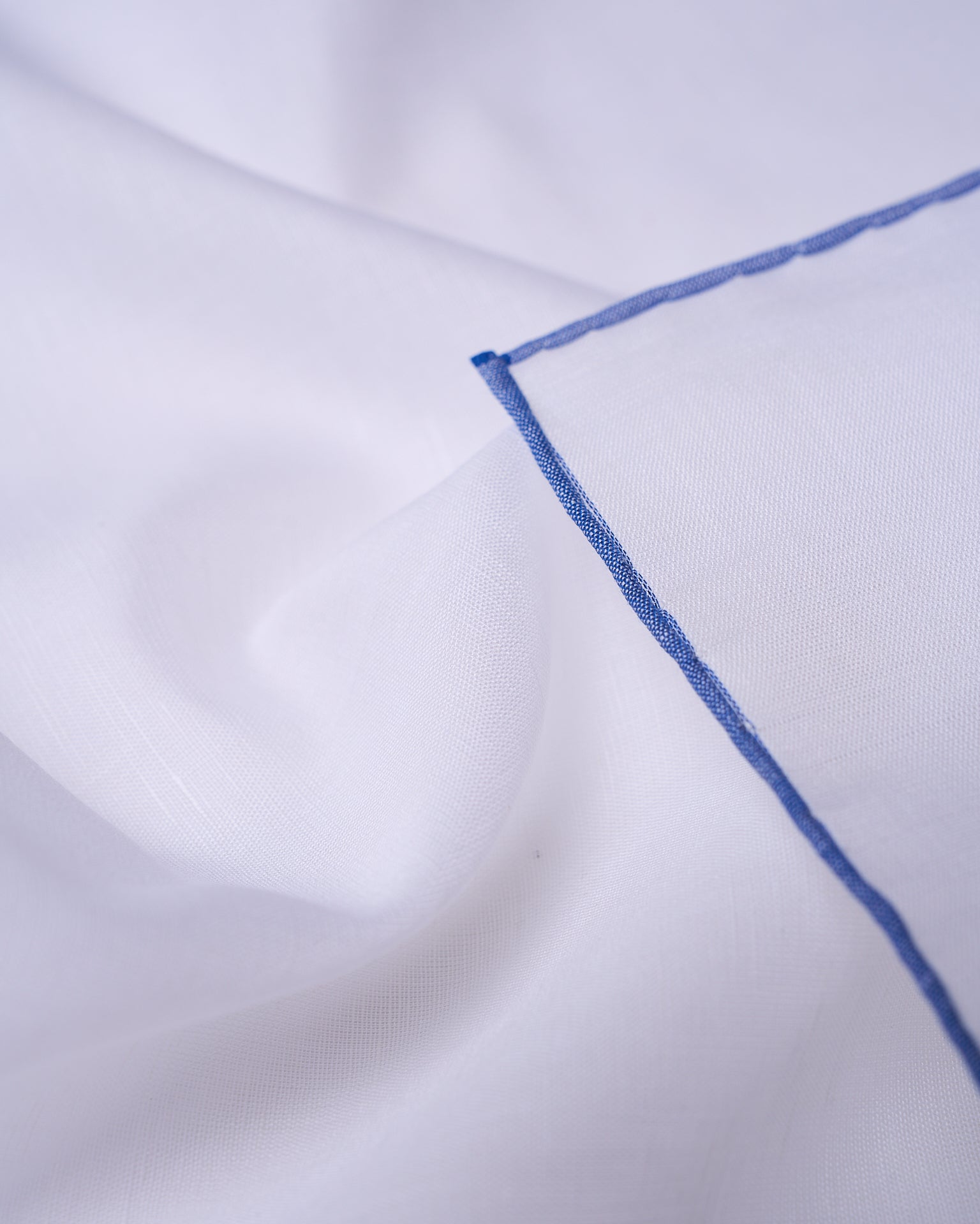 Pocket square - cotton / linen - White with blue rim