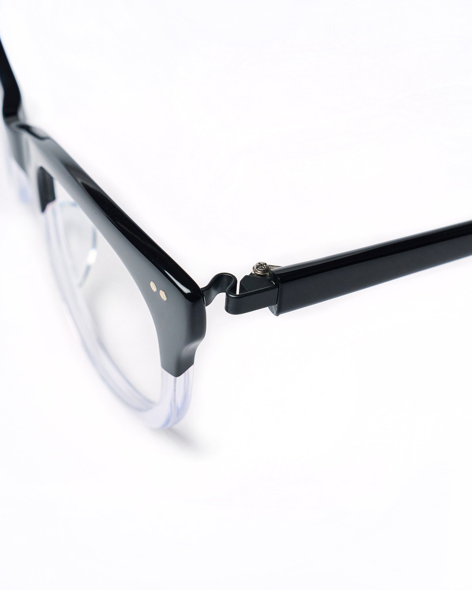 Tom model - Two tone frame - Black hinge - Black regular arm