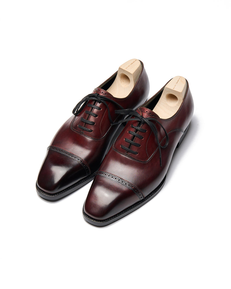 Cap toe oxford with brogue model 522C in burgundy calfskin