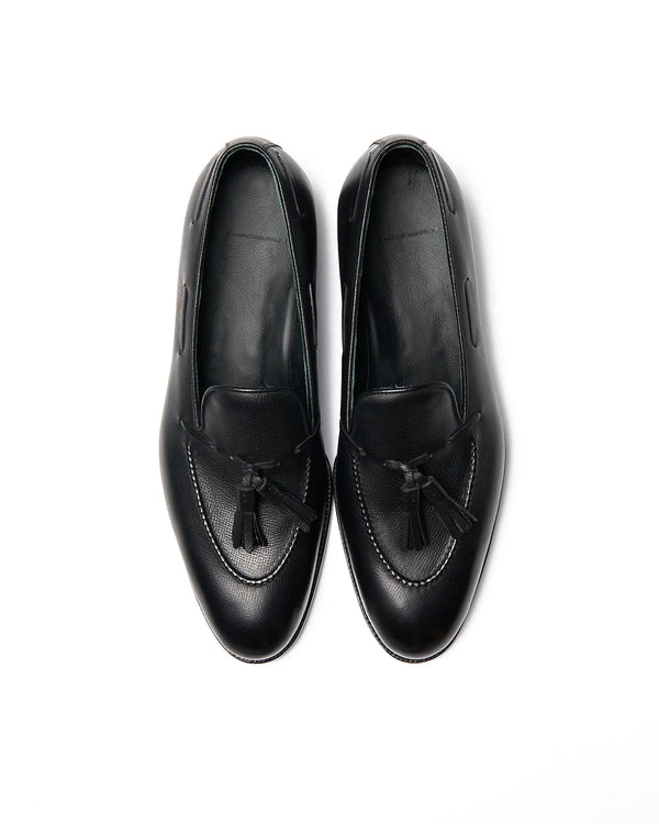 Tassel loafer model 643 in black mountain calf