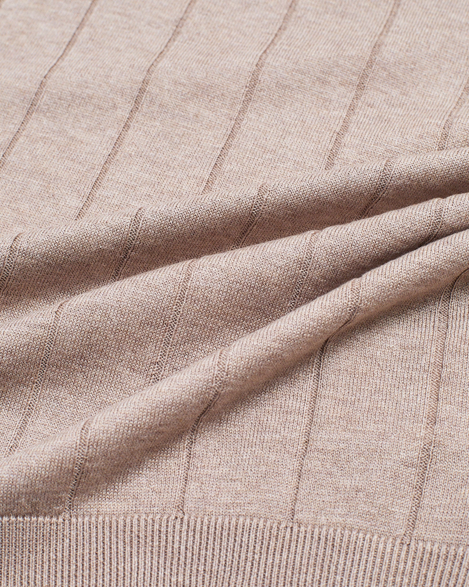 Knitted ribbed silk polo - sand and brown